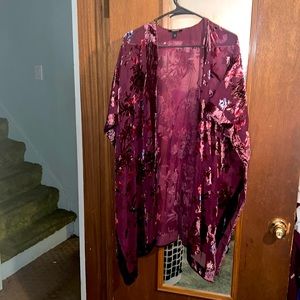 Torrid Silk/velvet short sleeve kimono